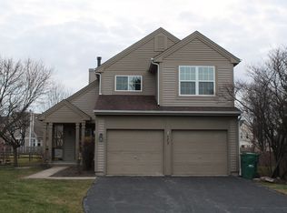677 E Peachtree Ln, Round Lake Beach, IL 60073