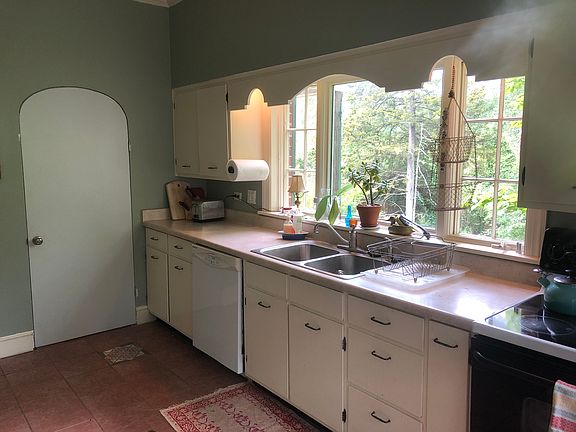 Large and lovely light-filled kitchen
