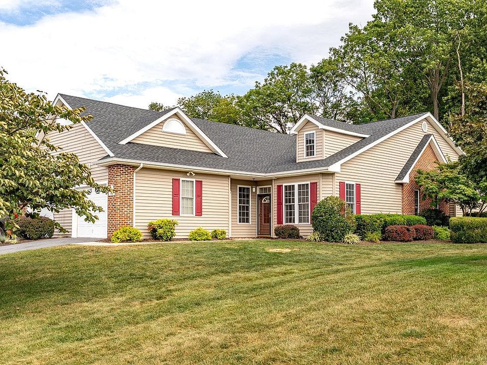 1st image of 422 Silver Oaks Dr
