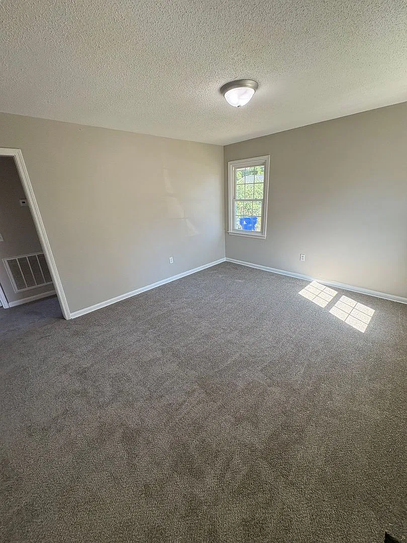 102 A Bruce St — Photo 3