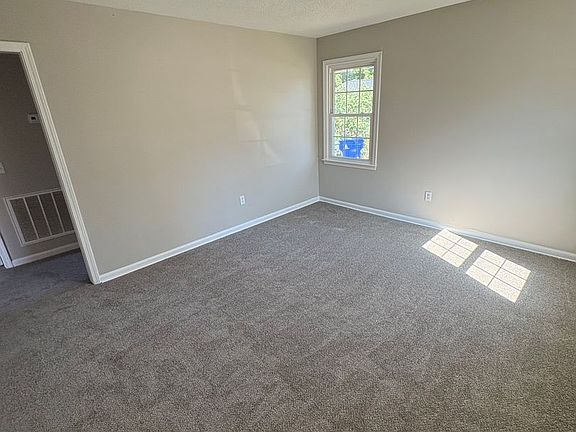 3rd image of 102 A Bruce St