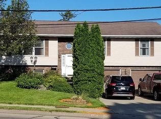 2385 Carter Rd, Dubuque, IA 52001