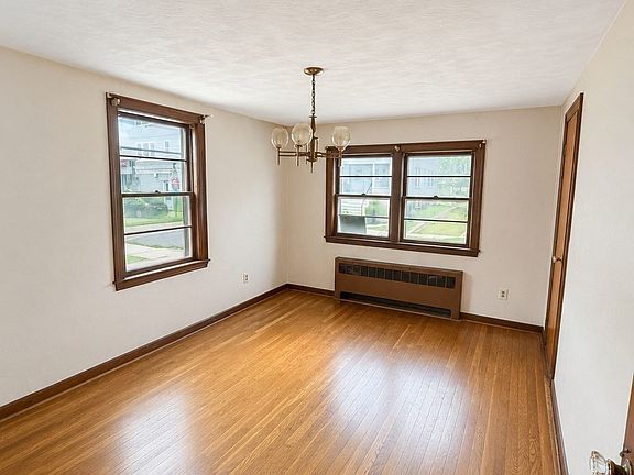 4th image of 7 Lorette St