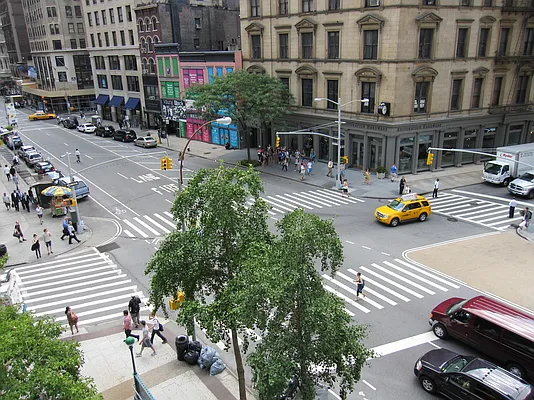 Rented by Newell and Assoc. | media 21