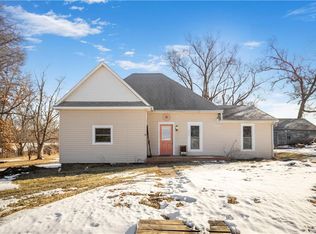 306 N 4th Ave, Laredo, MO 64652