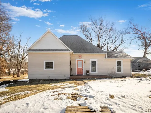 306 N 4th Ave, Laredo, MO 64652