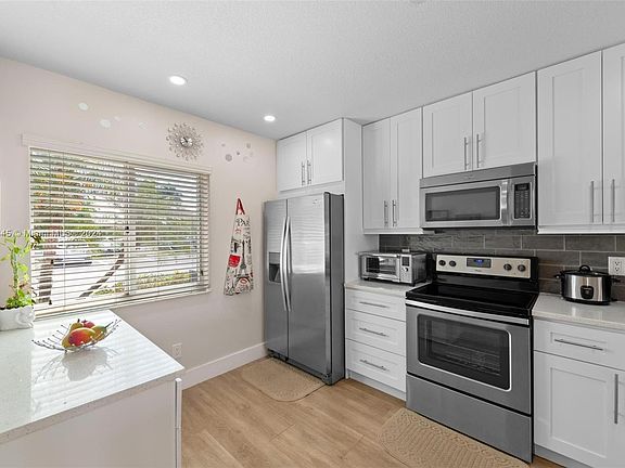 5th image of 542 NW 208th Ter #542