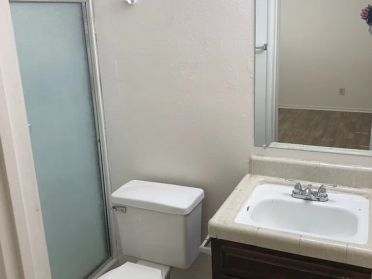1100 N Mooney Blvd — Photo 5