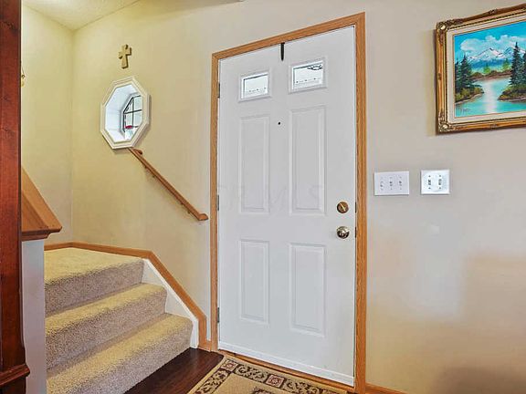 4th image of 142 Hayfield Dr