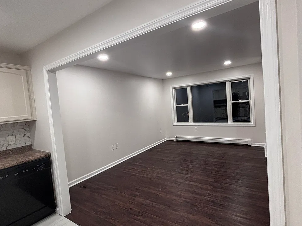 384 Ellison St #2