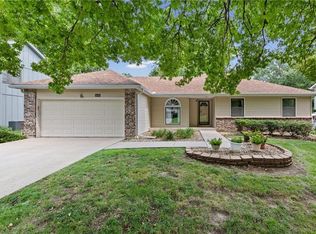 8639 Greenway Ln, Lenexa, KS 66215