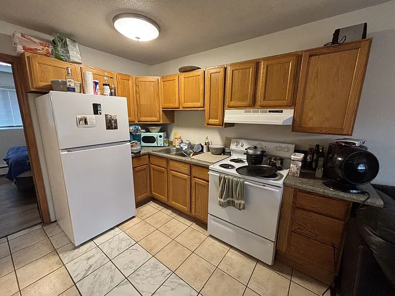 1320 Bainbridge St — Photo 1