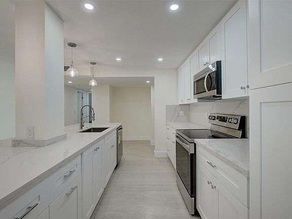 5th image of 1350 River Reach Dr APT 411