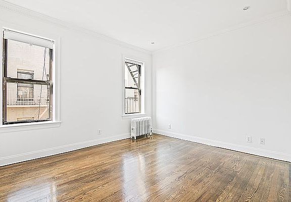 4th image of 176 E 3rd St #6L