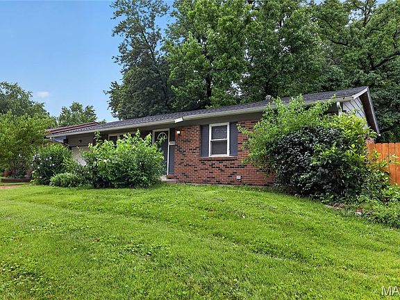 3rd image of 1441 Oliveto Ln
