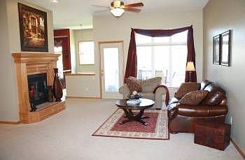 5th image of 711 E Woodstone Ct