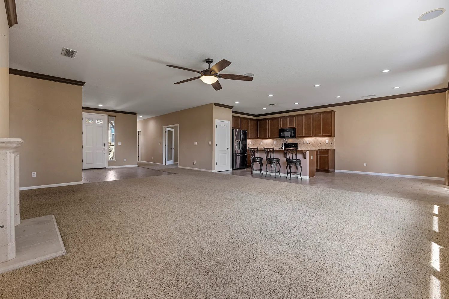 3 bed, 2.5 bath, 2267 sqft, $2,980 — Photo 4