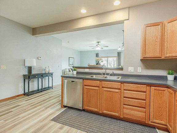 3rd image of 561 Kelvington Dr APT 3
