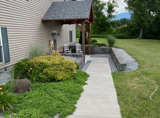 131 School St #2F, Manchester Center, VT 05255