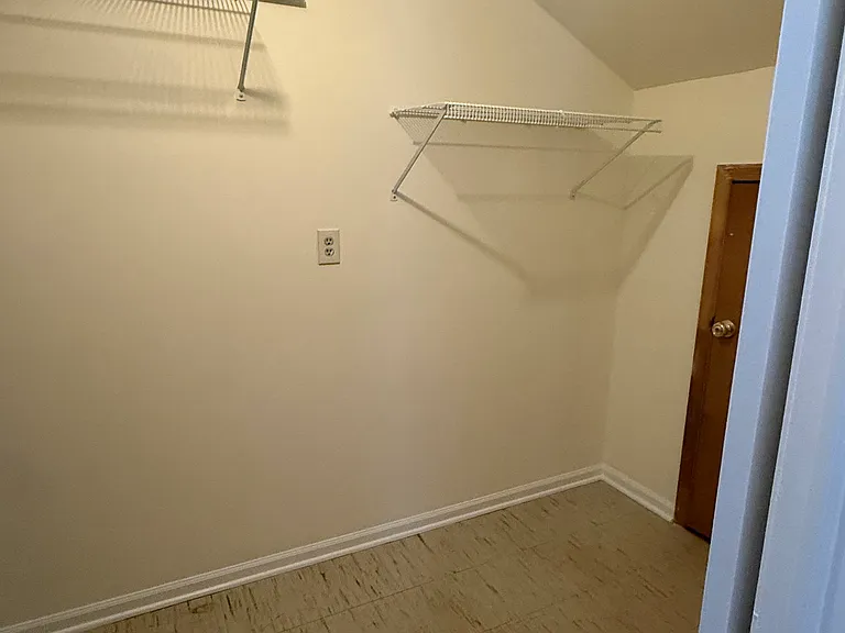 1079 Roseberry Ct — Photo 19