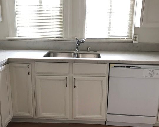 5th image of 709 S Norton Ave APT D