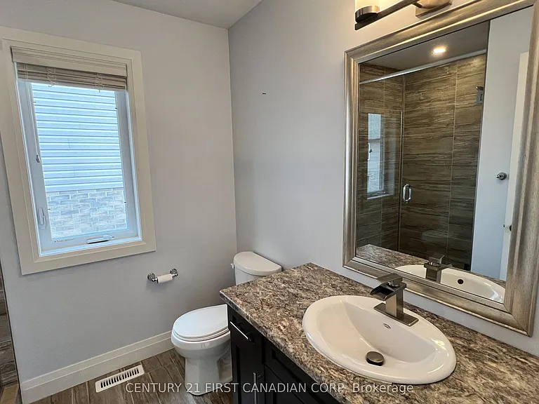1660 Valhalla St — Photo 18