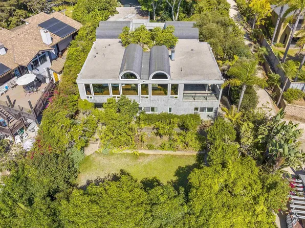 4135 Sunnyhill Dr, Carlsbad, CA 92008