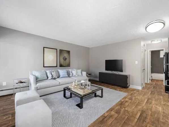 Cresta Run Apartments