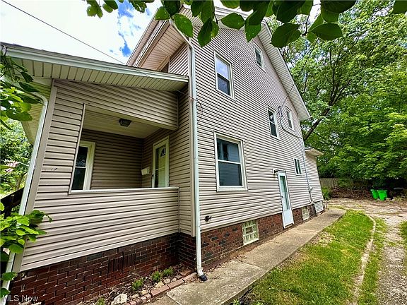 3rd image of 531 College Ave