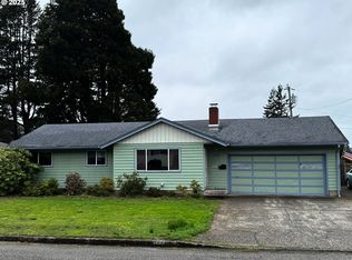 3700 Vista Dr, North Bend, OR 97459