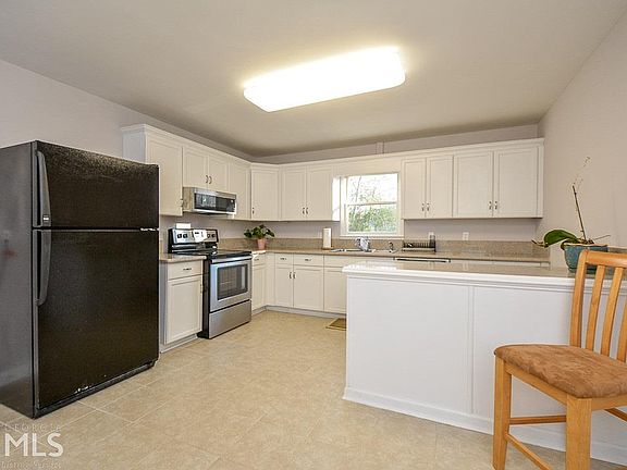 5th image of 2321 Whippoorwill Ln