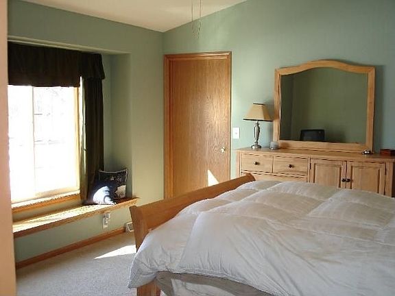 3rd image of 410 W Aspen Dr Unit 1