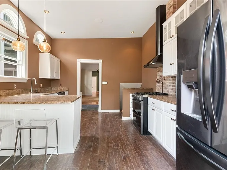 58 G St — Photo 5