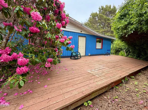1309 SW Sherwood Ln, Waldport, OR 97394