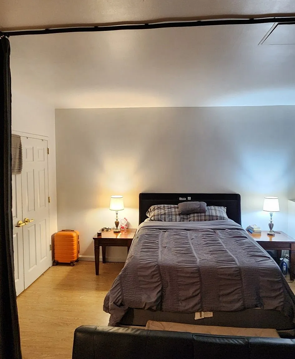 Studio, 650 sqft, $2,400 — Photo 1