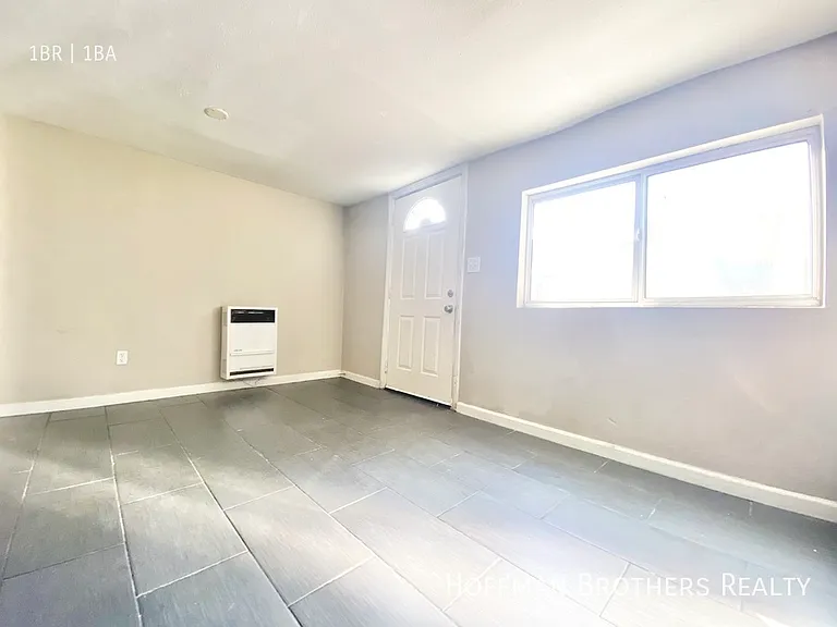 1253 N Rowan Ave #1/4 — Photo 5