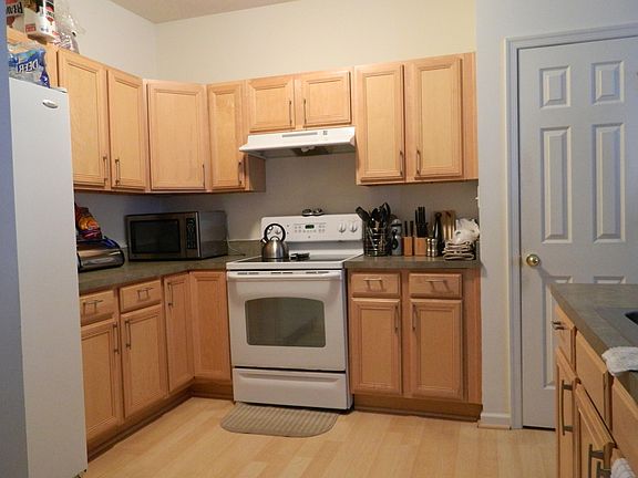 3rd image of 1005 Hollymeade Cir