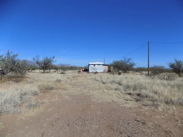 501 E Wildcat Ln, Huachuca City, AZ 85616