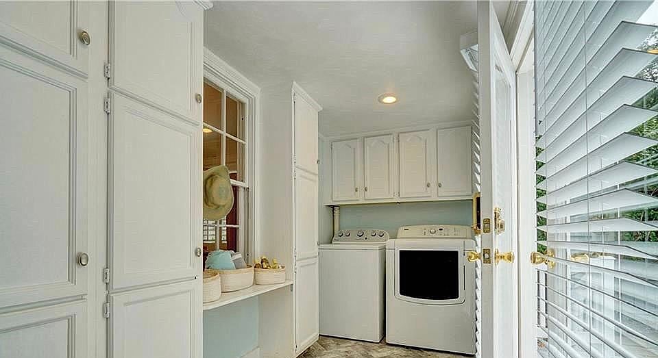 1st image of 9532 Densmore Pl