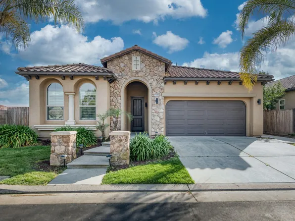 1563 E Via Mirasol Lane, Fresno, CA 93730