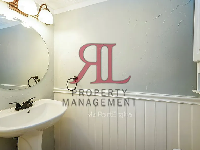 119 Stornoway Dr E — Photo 14