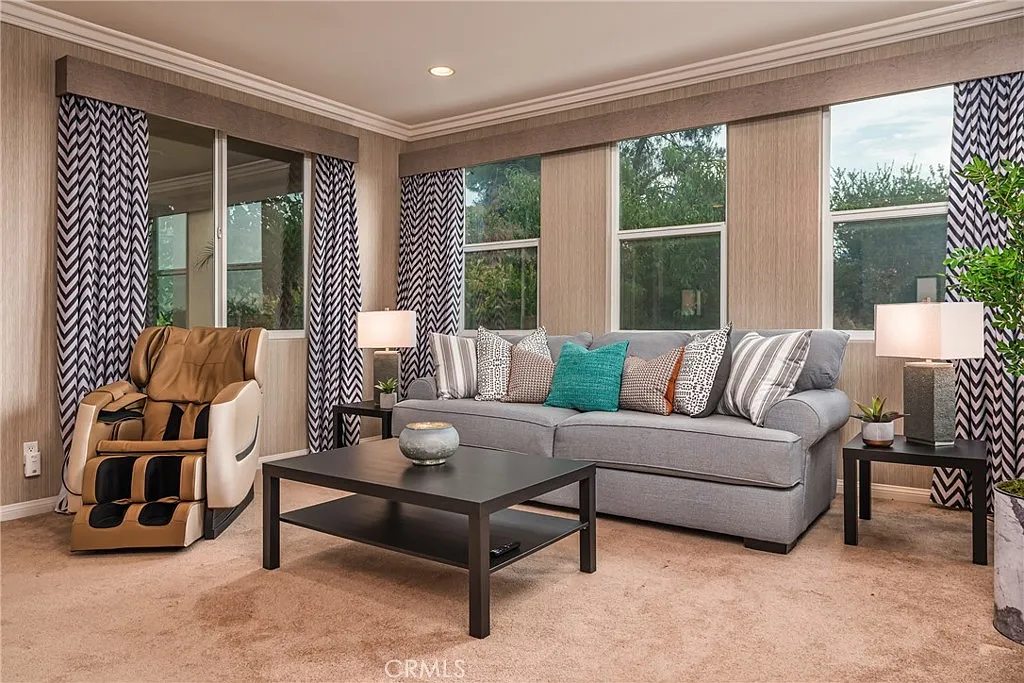 4 bed, 3217 sqft, $4,000 — Photo 3