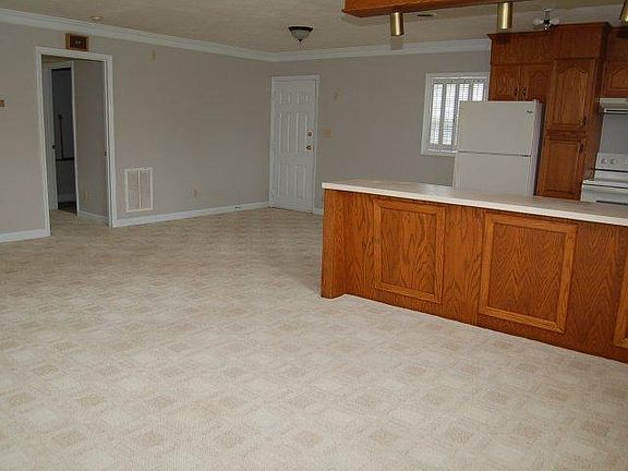 3rd image of 1823 Skyland Dr