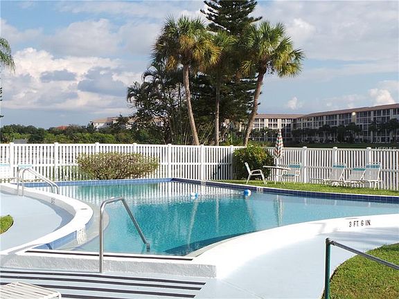 3rd image of 3737 Lake Bayshore Dr