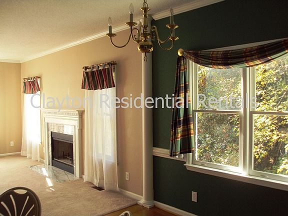 Living Room/Dining