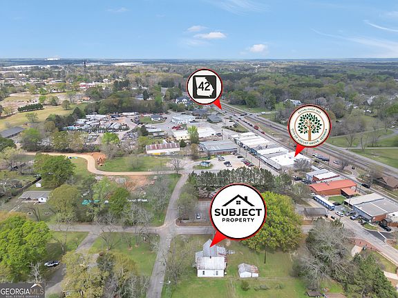 2nd image of 27 Smith St