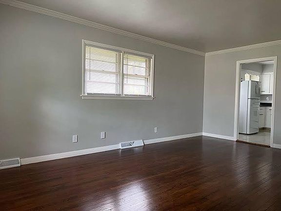 3rd image of 2429 Jonathan Ave