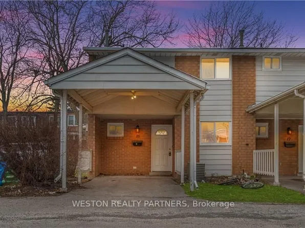 125 Limeridge Rd W #8, Hamilton, ON L9C 2V3