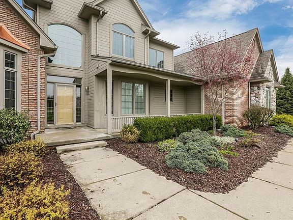 4th image of 471 Hunters Crest Dr