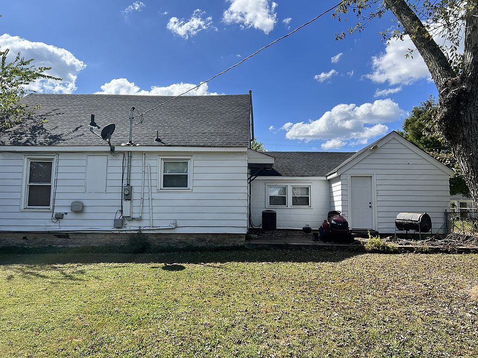 2nd image of 415 E Berkley Cir